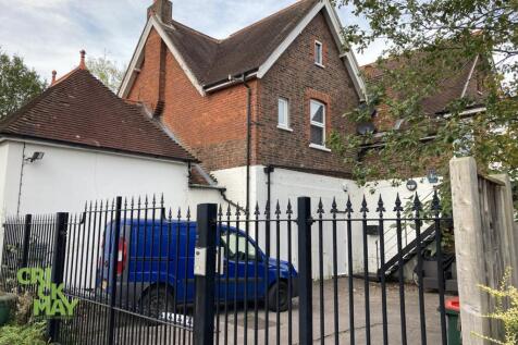 Ifield House Rear .jpg