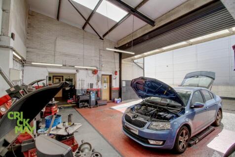 Garage 1.jpg