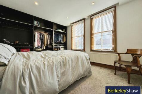 Bedroom 1 (2)