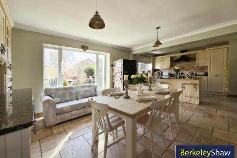 Kitchen/Living/ Dining Room