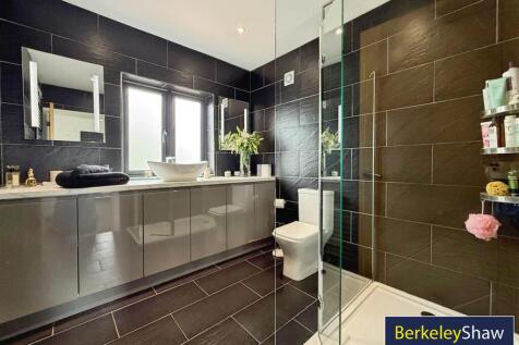 Family Shower Room