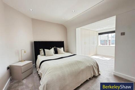 Main Bedroom with Dressing Area
