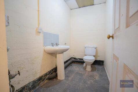 7 Bradman Road-18.jpg