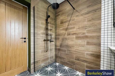 En-suite shower room 2