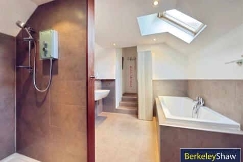 En suite bathroom