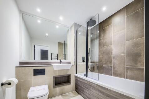 Main bathroom NEW .jpg
