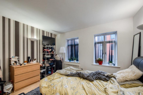 Bedroom 1 .png