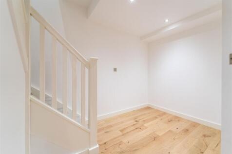 Flat 2, 48 Camden Street_03338.jpg