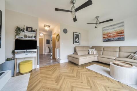 1362025-10-68de754d8c61c