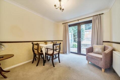 1368890-16-68ecf63928b88