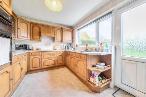 1376284-16-690a0c3c5f361