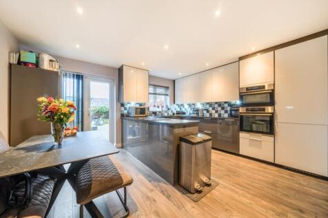 1384972-18-6928c9c624485