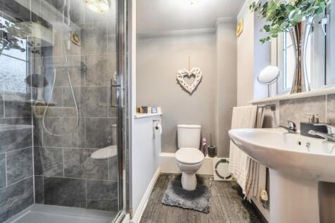 1384972-4-6928c56cca8dd