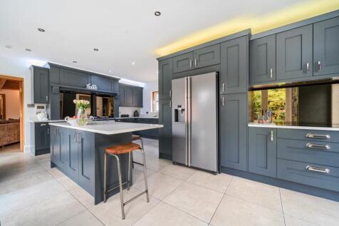 1360380-7-68e9168eed0e0-ARW-1