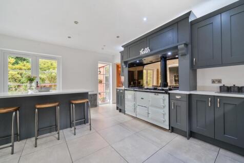 1360380-106-68e945ef9fbb4-ARW-1