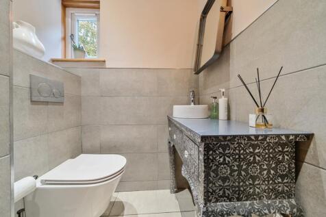 1360380-83-68e9451f42e66-ARW-1