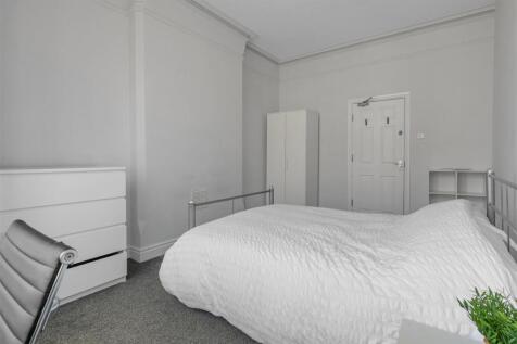 37 Burns St-Hi-14.jpg