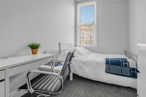 37 Burns St-Hi-20.jpg