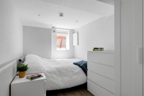 37 Burns St-Hi-21.jpg