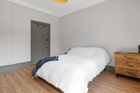 12 Forest Rd East-Hi-7.jpg