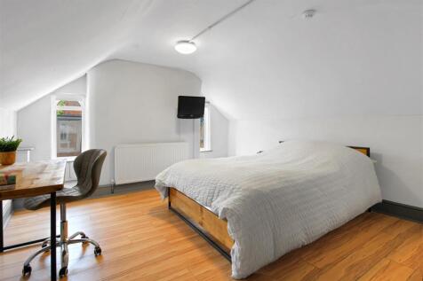 12 Forest Rd East-Hi-18.jpg