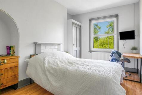 12 Forest Rd East-Hi-16.jpg