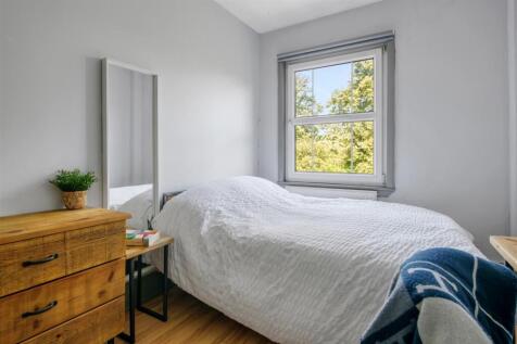 12 Forest Rd East-Hi-14.jpg