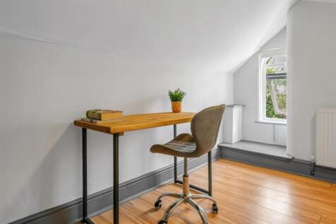 12 Forest Rd East-Hi-19.jpg