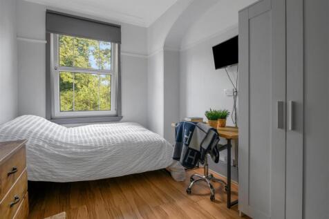 12 Forest Rd East-Hi-8.jpg
