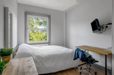 12 Forest Rd East-Hi-13.jpg