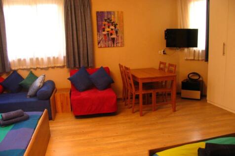 apartment-fam room