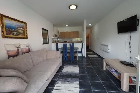 Lounge / Kitchen