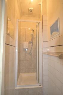 76WE SHOWER.JPG