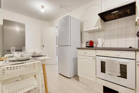 Daimler House Apt2 R.jpg