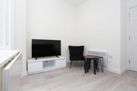 room 4.jpg