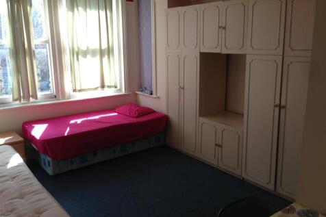 ROOM5.JPG