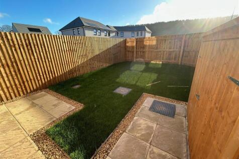 Plot 73 garden.jpg