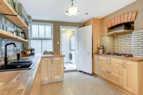 Kitchen &amp; Dining Area