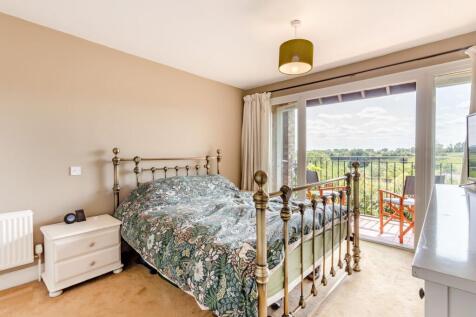 Bedrooms &amp; Bathrooms