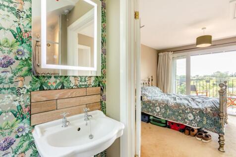 Bedrooms &amp; Bathrooms