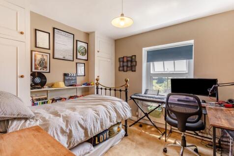 Bedrooms &amp; Bathrooms