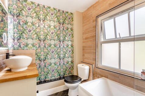 Bedrooms &amp; Bathrooms