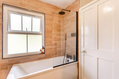 Bedrooms &amp; Bathrooms
