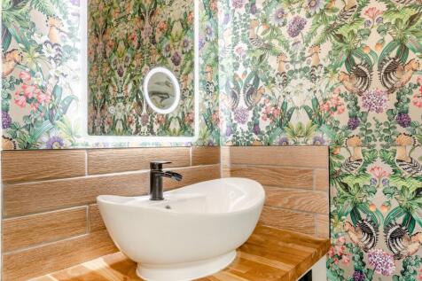 Bedrooms &amp; Bathrooms