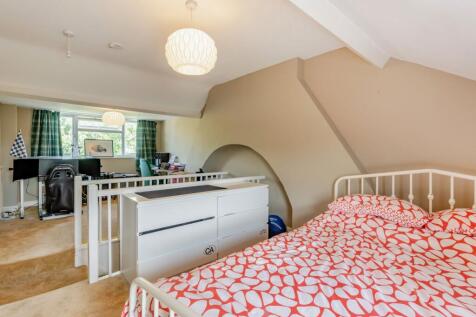 Bedrooms &amp; Bathrooms