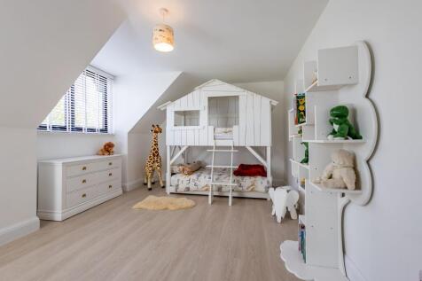 Bedrooms &amp; Bathrooms