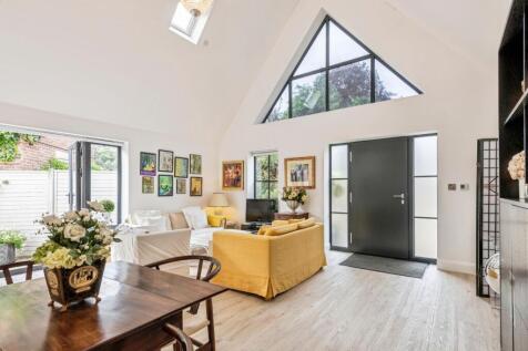 Annex Entrance &amp; Living Space