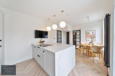 Kitchen Image 3