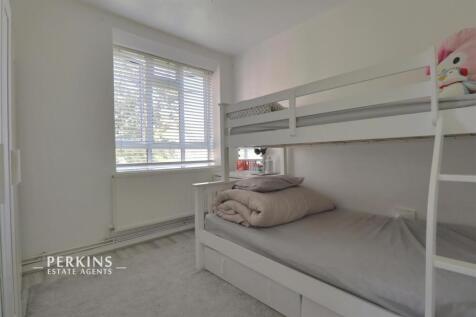 bed 1.jpg