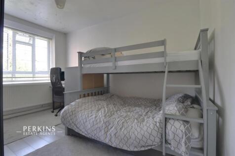 bed 2.jpg